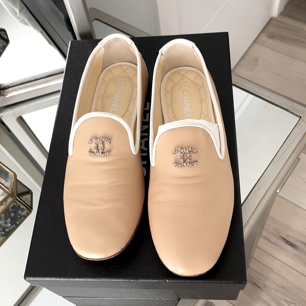 CHANEL Loafers in Lambskin size 36.5 - Picture 7 of 13